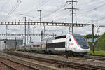 TGV Lyria 4406 durchfährt den Bahnhof Pratteln.