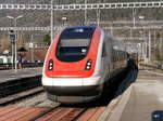 SBB - ICN Louis Favre bei der einfahrt im Bahnhof Biel/Bienne am 10.03.2017