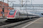 ICN 500 002  Annemarie Schwarzenbach  durchfährt den Bahnhof Muttenz.