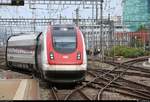 RABDe 500 021  Jeremias Gotthelf  und RABDe 500 027  Henry Dunant  als IC 513 (IC 5) von Genève-Aéroport (CH) erreichen ihren Endbahnhof Zürich HB (CH) auf Gleis 15.