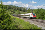 SBB RABDe 500 011  Blaise Cendrars  als Flugzug Zürich Flughafen - Basel am 26. Mai 2019 am Bözberg bei Villnachern.