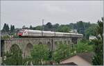 Der SBB ICN 500 035  Niklaus Riggenbach  ist als IR51 1614 auf dem 285 Meter langen Mösli Viadukt kurz nach der Abfahrt in Grenchen Nord auf dem Weg nach Biel/Bienne.