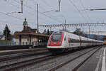 ICN 500 005  Heinrich Pestalozzi  durchfährt den Bahnhof Rupperswil.