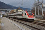 ICN 500 030  Louis Chevrolet  wartet beim Bahnhof Grenchen Nord. Die Aufnahme stammt vom 20.01.2022.