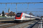 ICN 500 005  Heinrich Pestalozzi  durchfährt den Bahnhof Rupperswil.