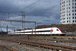 ICN 500 012  Jean Rudolf von Salis  durchfährt den Bahnhof Pratteln.