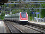 SBB - ICN 500 028-1 bei der durchfahrt im Bahnhof Nyon am 06.05.2022