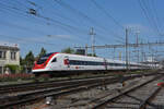 ICN 500 023  Charles Ferdinand Ramuz  durchfährt den Bahnhof Pratteln.