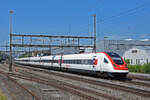 ICN 500 043  Harald Szeemann  durchfährt den Bahnhof Rupperswil.