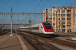 500 031 (Louis Favre) und 500 023 (Charles Ferdinand Ramuz) erreichen Zürich HB als IC 1515 aus Lausanne. Fotografiert am 07.02.2023. 