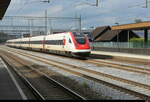 SBB - RABe  94 85 0 500 015-8 bei der Durchfahrt im Bhf.