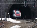 SBB - ICN bei der Fahrt in den Sden im Gotthardtunnel in Gschenen am 08.04.2009