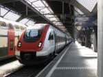 Abfahrbereit steht um 10.05 Uhr im Hauptbahnhof Zrich am 20.5.2009 der ICN nach  Sankt Gallen.