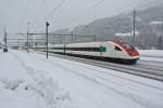 RABDe 500 015-3 als ICN 10016 bei Durchfahrt in Airolo, 30.01.2014.