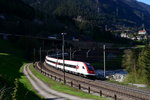 Licht aus - Spot an für IC 679 Basel SBB - Lugano der am 06.05.2016 durch die Wattinger Kurve bei Wassen fährt.