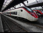 SBB - Treibzug RABe  501 025-7 im HB Zürich am 19.02.2021