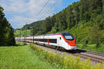 RABe 501 026-5 Giruno fährt Richtung Bahnhof Gelterkinden.