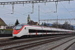 RABe 501 004-2 Giruno durchfährt den Bahnhof Rupperswil.