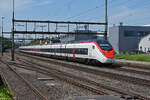 RABe 501 018-2 Giruno durchfährt den Bahnhof Rupperswil.