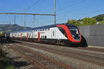 RABDe 502 010-7 durchfährt den Bahnhof Gelterkinden.