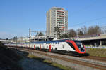 RABDe 502 015-6 Twindexx fährt Richtung Bahnhof Muttenz. Die Aufnahme stammt vom 02.01.2020.