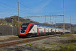 RABe 502 220-2 Twindexx durchfährt den Bahnhof Gelterkinden.