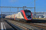 RABDe 502 017-2 Twindexx durchfährt den Bahnhof Rupperswil.