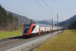 RABe 502 225-1 Twindexx fährt Richtung Bahnhof Gelterkinden.