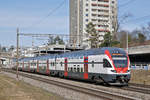 RABe  511 120 fährt Richtung Bahnhof Muttenz.