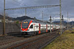 RABe 511 036 durchfährt den Bahnhof Gelterkinden.