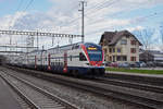 RABe 511 044 durchfährt den Bahnhof Rupperswil.