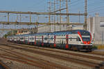 RABe 511 038 durchfährt den Bahnhof Rupperswil.