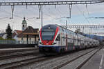 RABe 511 011 KISS durchfährt den Bahnhof Rupperswil.