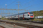 RABe 511 015 KISS durchfährt den Bahnhof Pratteln.