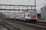 RABe 511 008 KISS durchfährt am 26.01.2023 den Bahnhof Rupperswil.