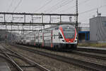 RABe 511 014 KISS durchfährt am 26.01.2023 den Bahnhof Rupperswil.