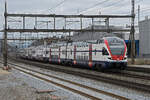 RABe 511 054 KISS durchfährt am 27.02.2023 den Bahnhof Rupperswil.