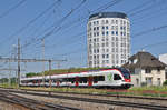 RABe 521 013, auf der S1, fährt zum Bahnhof Pratteln.