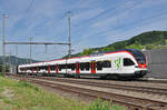 RABe 521 030, auf der S3, fährt beim Bahnhof Gelterkinden ein.