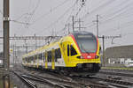 RABe 521 017, auf der S3, verlässt den Bahnhof Pratteln.