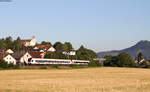 521 202  Radolfzell  und 521 2** als SBB87657 (Engen-Konstanz) bei Mühlhausen 12.7.18