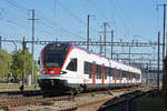 RABe 521 020, auf der S3, verlässt den Bahnhof Pratteln.