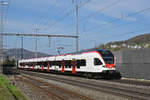 RABe 521 022, auf der S3, fährt beim Bahnhof Gelterkinden ein.