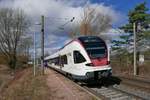 Vorher# - Der Haltepunkt Hegne hat einen Sand/Kies-Bahnsteig.