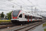 RABe 521 025, auf der S3, verlässt den Bahnhof Pratteln.