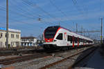 RABe 521 022, auf der S3, verlässt den Bahnhof Pratteln.