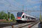 RABe 521 028, auf der S3, verlässt den Bahnhof Pratteln.