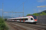 RABe 521 015, auf der S3, fährt beim Bahnhof Gelterkinden ein.