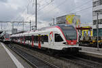 RABe 521 024, auf der S1, verlässt am 29.08.2023 den Bahnhof Pratteln.