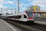 RABe 521 019, auf der S1, wartet am 03.11.2023 beim Bahnhof Pratteln.